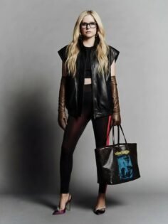 balenciaga Look 81, Bebe

Sleeveless Blouson, Athleisure Sleeveless T-Shirt, Ath…