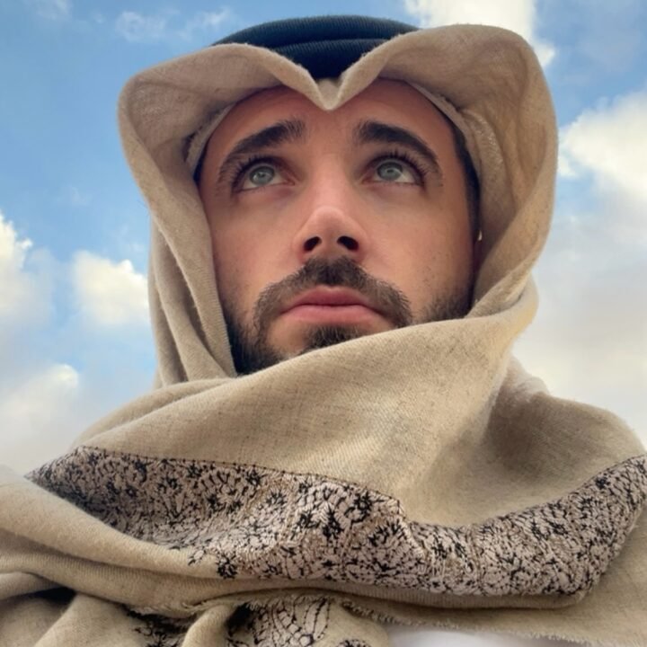 Blue eyes  . Desert skies .
________________________________________________
#bl…