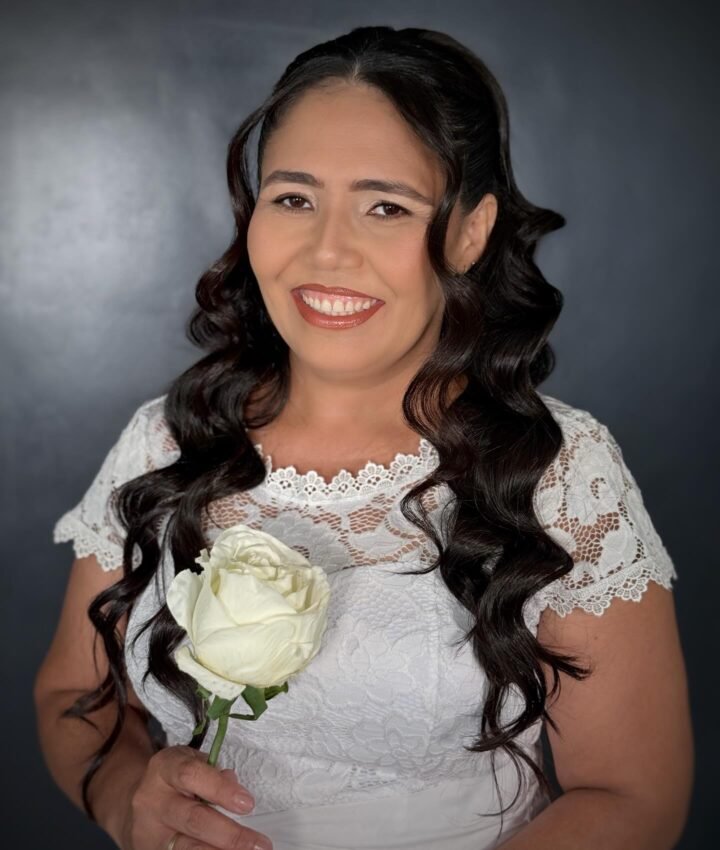 Combo Make + Fotos Noiva 
Um momento especial registrado 

#makeup #parambu #mak…