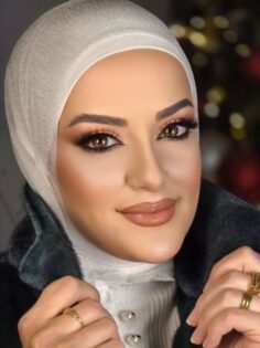 أول عروس بساويلا ميكآب ببدايات شغلي 
وطبعاً بكل مناسبة بكون انا اختيارها الاول 
…