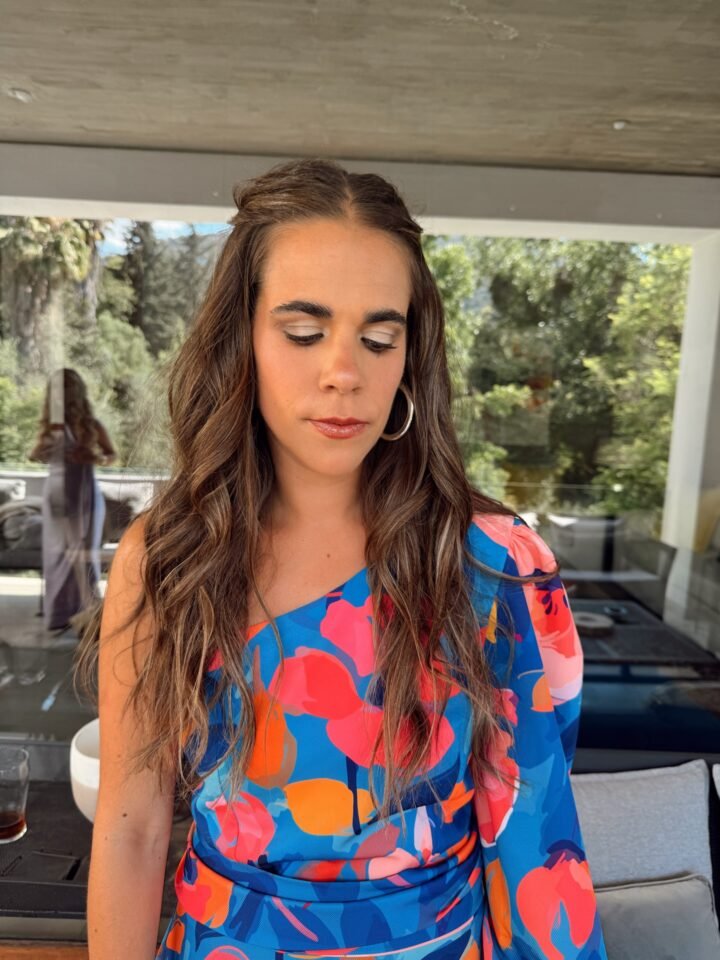 ANTO maquillaje y ondas por mi para esta bomba el otro dia en el matri que tenia…