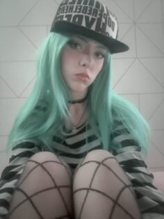 fly fly fly fly 

⣠⣤⣄⠀⠀⠀⠀⠀⠀⠀⠀⠀⠀⠀⠀⠀⠀⠀⠀⠀⣠⣤⣄
⣯⠀⠙⠿⣦⣀⠀⠀⠀⠀⠀⠀⠀⠀⠀⠀⠀⣀⣴⡾⠋⠀⣽
⣽⣷⣤⣀⠈⠙⠛⠷⢶⣤⡀⠀⢀⣤…