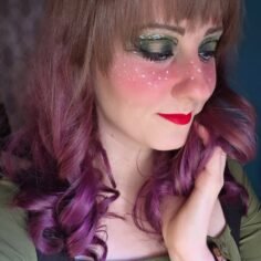 Embraced the whimsy today. 

.
.

#graphicliner #makeup #mushroom #fairycore…