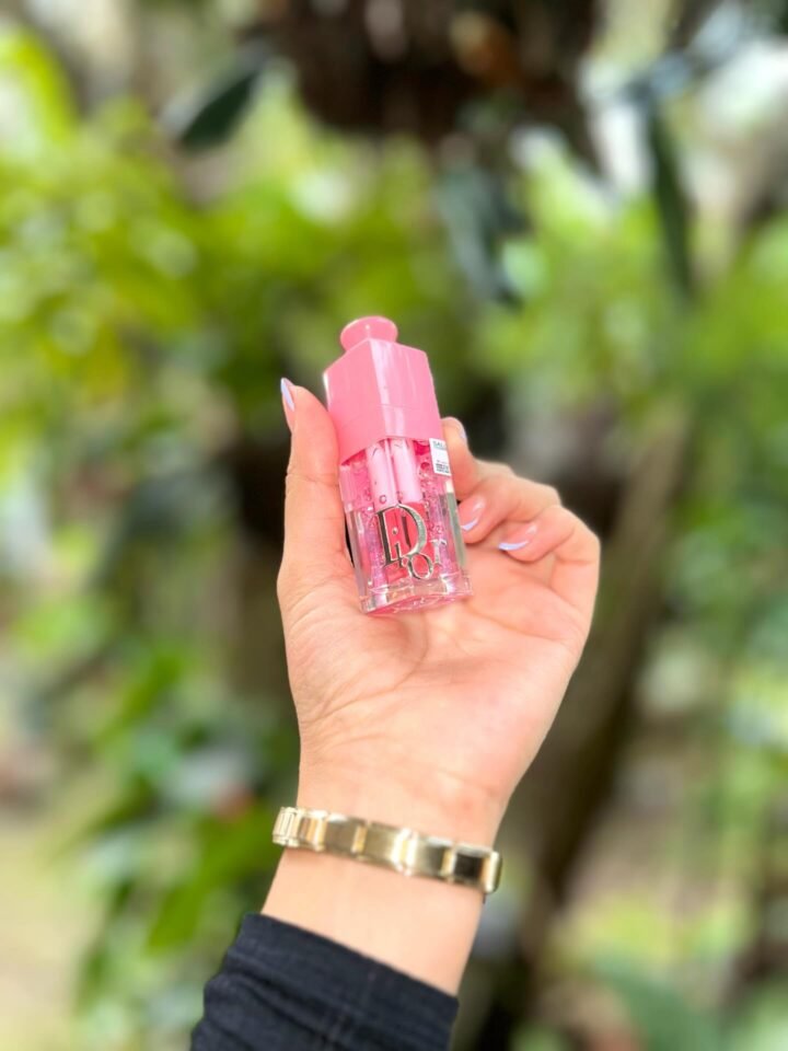 Gloss tipo DIOR crea un acabado luminoso y atractivo  solo en @all.beauty_store …