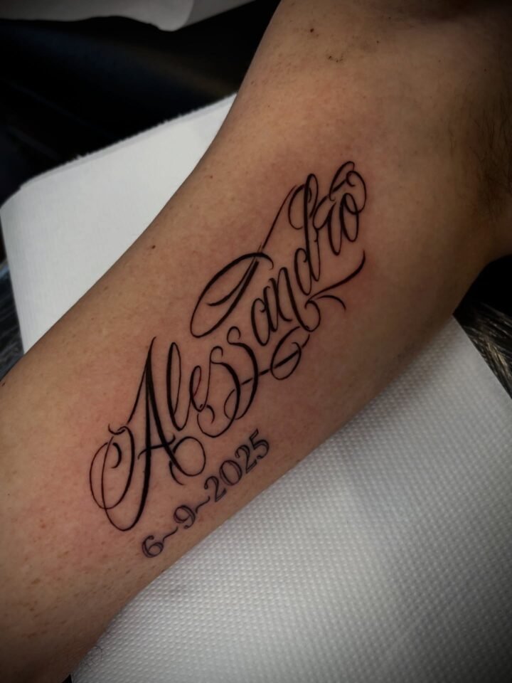 “Alessandro”
.
.
.
.
Per info e appuntamenti scrivimi in dm
@tattoodoubletrucks …