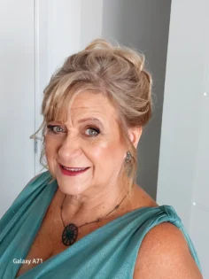 Maquiagem festa. Pele madura

#makeup #maquiagembrasil #maquiagemfesta…