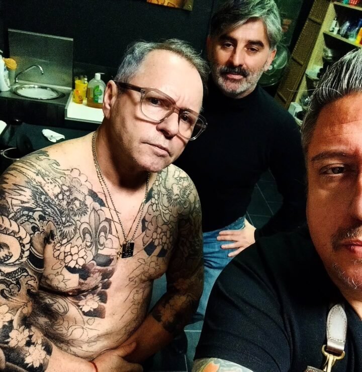 Les amis au shop , entre le monde des bikers , des joueurs professionnels et du …