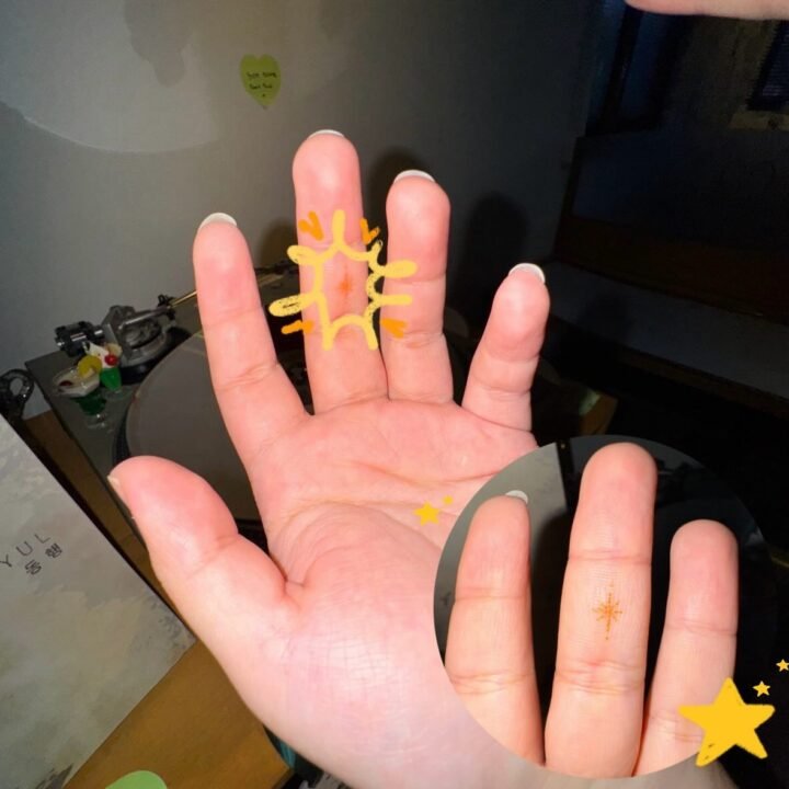 !블링블링 별손바닥에 받아가셨어요!
ㄴ>*손바닥 타투*는 보통 1~2주 정도만 
  선명하게 유지돼요
•.*
1-2월 예약 빋고 있습니다
  문…