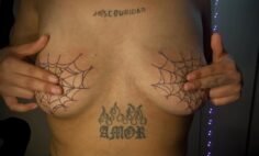 Spiderwebs
.
.
.
.
.
.
.
#tattoo #girltattoo #spiderwebtattoo #Rochester #tattoo…