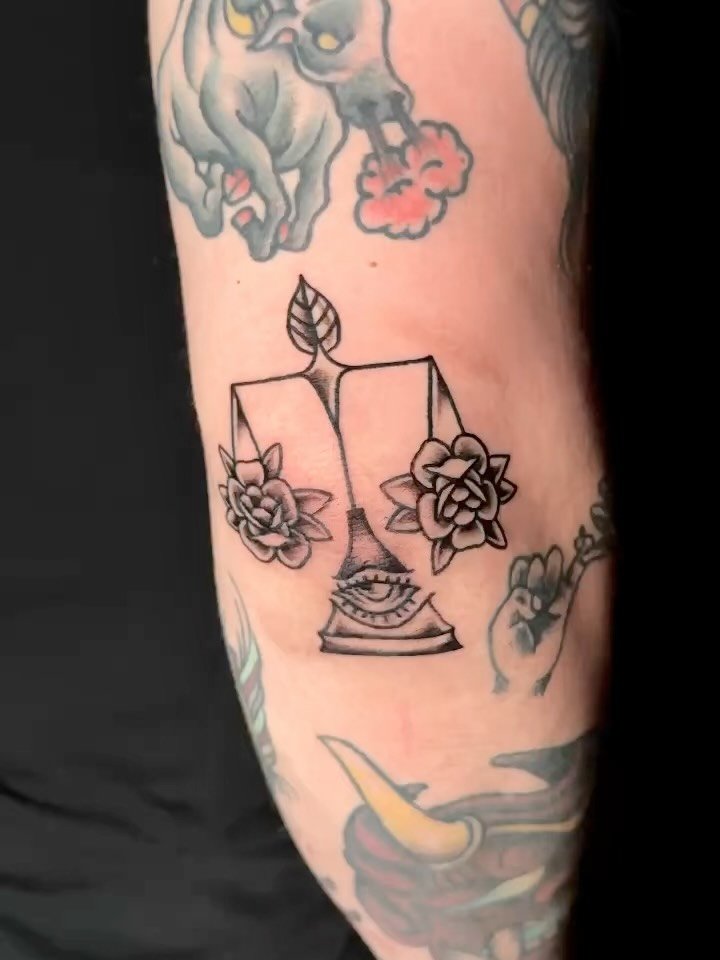 Justice flower 

Flash design: @cb13.flash 
_____________________
NO INK NO GAIN…