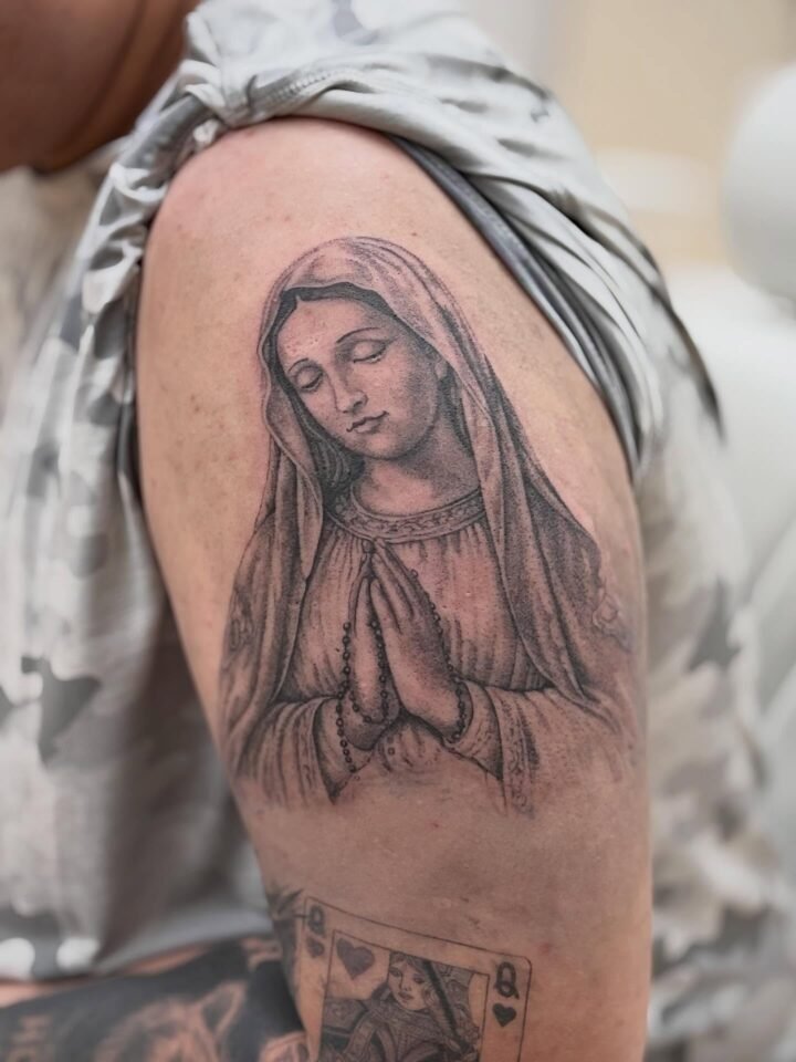 If you are interested in getting tattooed by me please contact to me on inbox or…