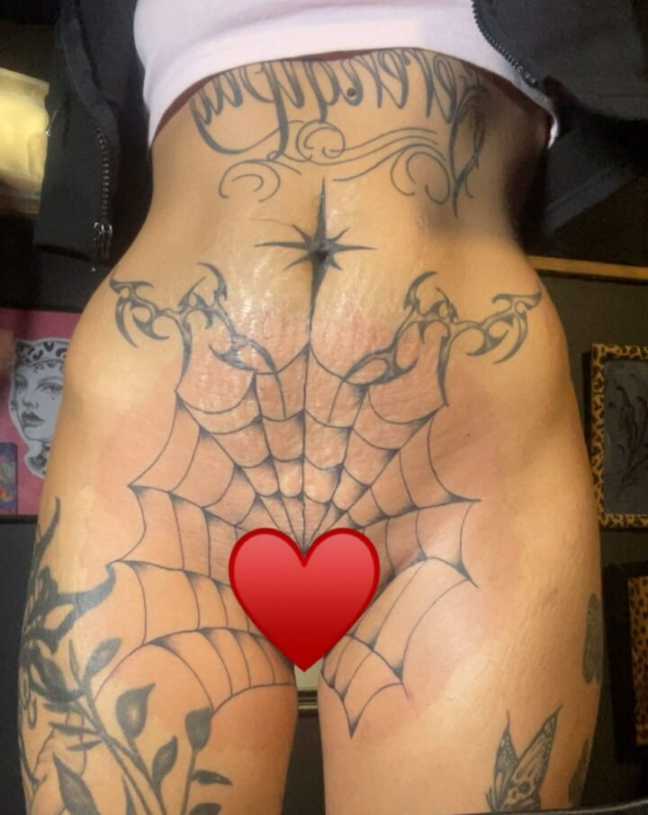 If you want your  tattooed book me

1. Yes I numbed, yes it still kinda hurt and…