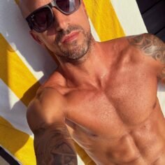 #body #abs #tannedskin #inkedguy #tattoo…