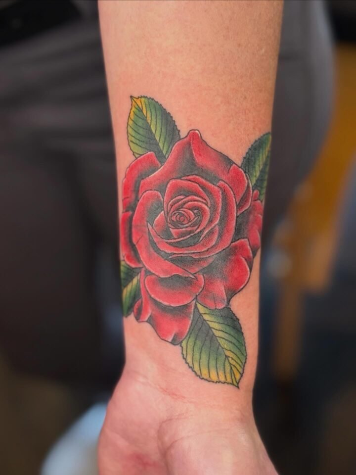 Did this rose coverup for a walk-in yesterday here at @dixiestation! Here’s the …