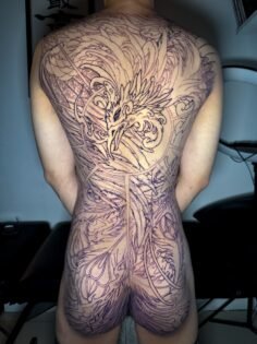 鳳凰
中式&日式新傳統[可客制、可認領 ]
地點：［最高刺青］台中市南區建國南路二段61號（大慶夜市附近）
有興趣者可用IG詢問或加Line詢問，感謝
.
.
…