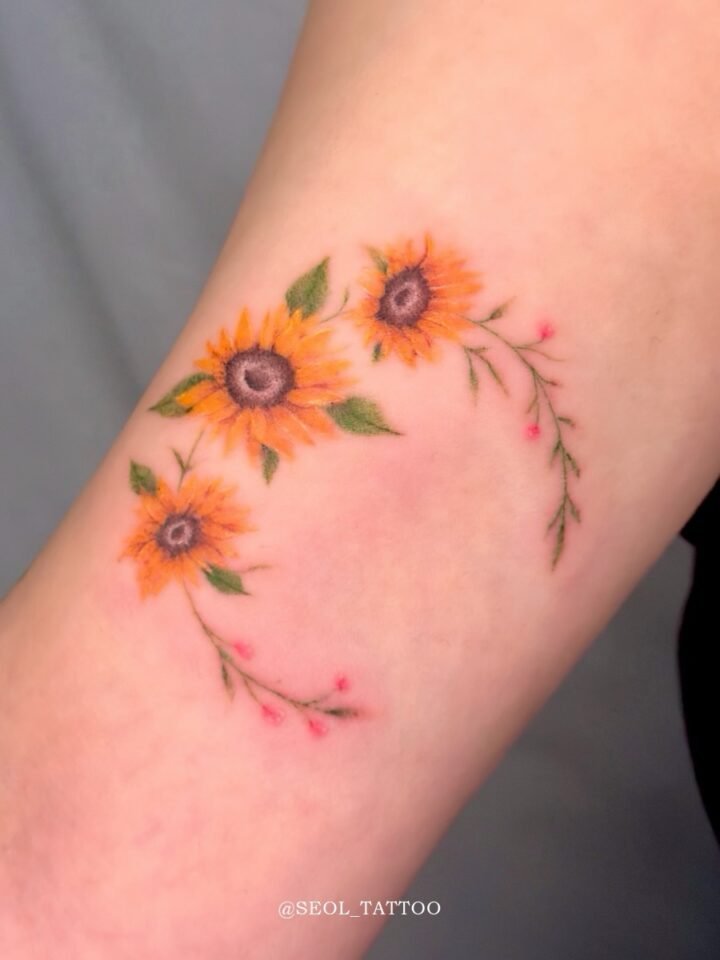 @tattoo_.hall 
⠀ ⠀ ⠀ ⠀ ⠀ 
─────────────────────
1,2월 예약 받고 있습니다
합리적인 금액으로 작업하고 있…