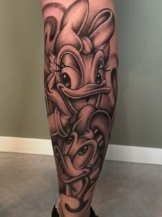 DUCKIES 
–
–
–
–
–
–
#tattoo #vonducktattoo #tatuering #blackngreytattoo legtatt…