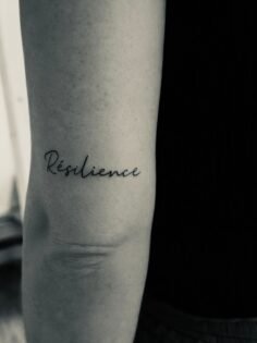 Ce n’est pas la chute qui définit l’histoire,
mais la manière dont on se relève,…