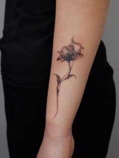 위치와 너무 잘어울렸던 엑스레이 꽃타투  
믿고 맡겨주셔서 감사합니다 ! 

• 포트폴리오 목적으로 예약금으로만 타투작업 진행중입니다.
(예약금…