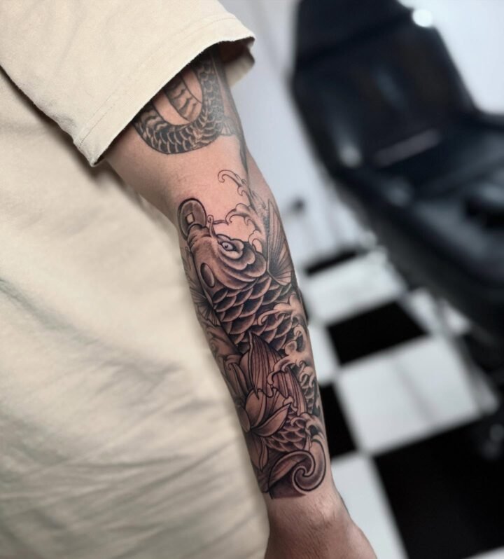 Done by me @nomichusink 
#tattoo #tattoooriental #tattookoi #tattooblackandgrey …