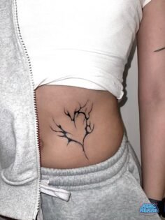 tribal love – một biểu tượng tình yêu mang sức mạnh nguyên thuỷ.
_______________…