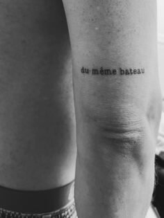 Parce que l’amour,
ce n’est pas avancer sans tempête,
c’est choisir de rester à …