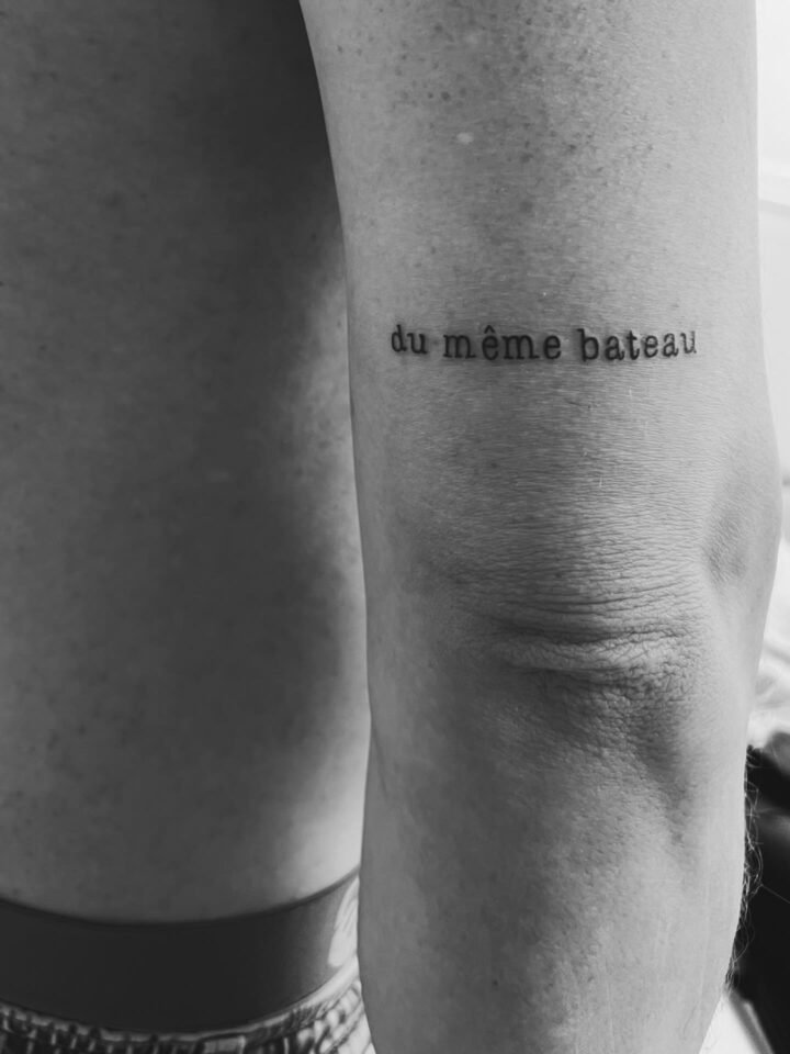 Parce que l’amour,
ce n’est pas avancer sans tempête,
c’est choisir de rester à …