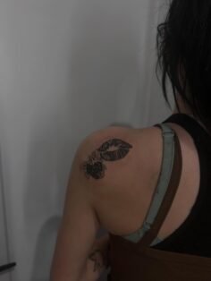 her besties lips and a straw berry 
#tattoo…