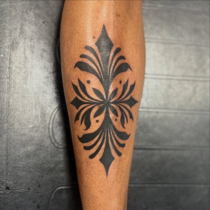 Swipe 

#reginatattoos #reginasask #vinetattoos #tattoo #tattooing…