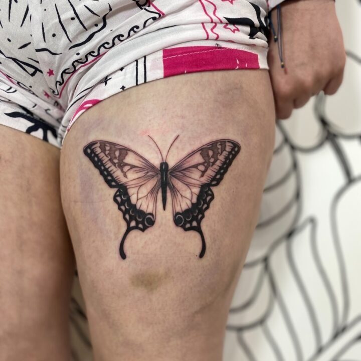 beautiful butterfly
Thanks for trusting me

#blackwork #tattoo #butterlfytattoo …