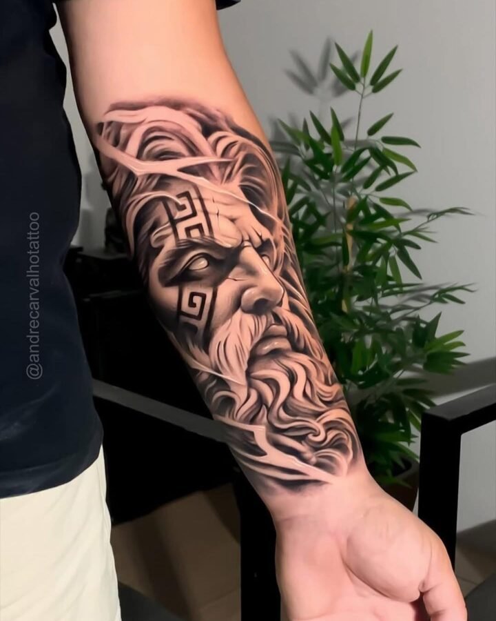 Thần gì đây ae 
#blackwork #xamhinh #covertattoo #suahinhxam #tattooartist #tatt…