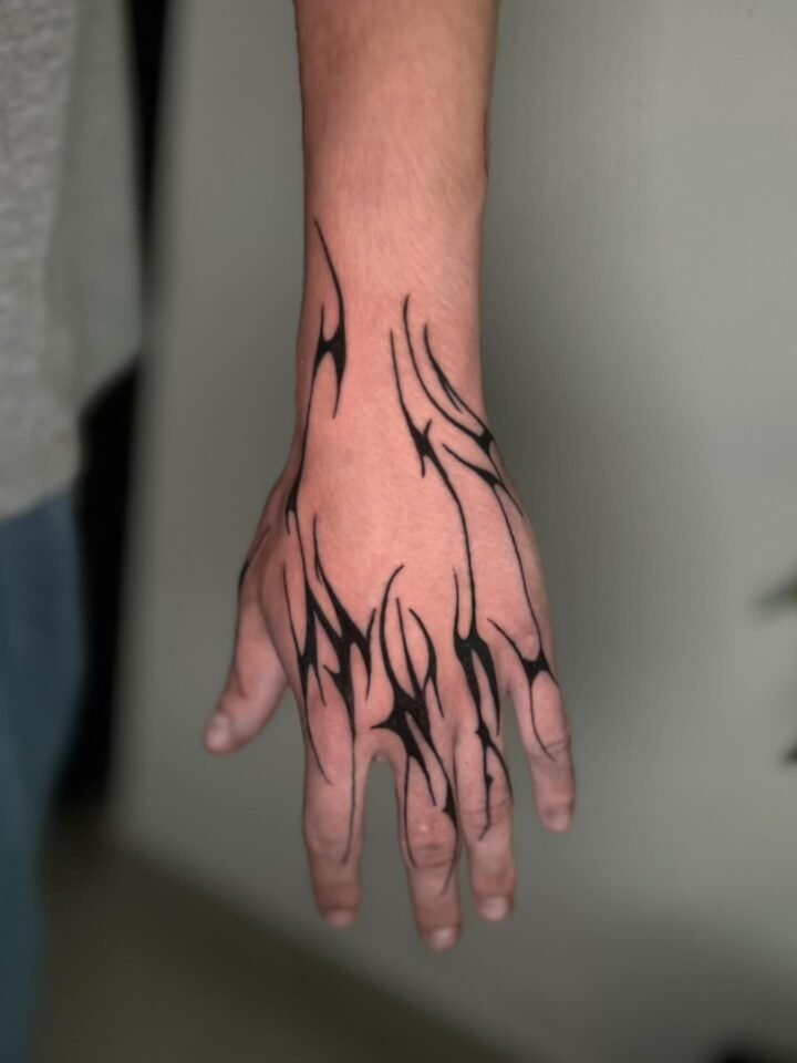 ~Tattoo  Neotribal ~

•
Ubicado Lima-Perú
Cotización 
•
•
•
Info: mensaje al DM …