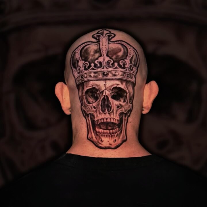 First pass on this head piece, @salas.219 sat like a G today. 

Done @tattoon.ne…