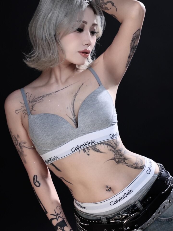 NEW

#tattoo #tattoogirl #abstracttattoo #和彫 #ハイトーンボブ…