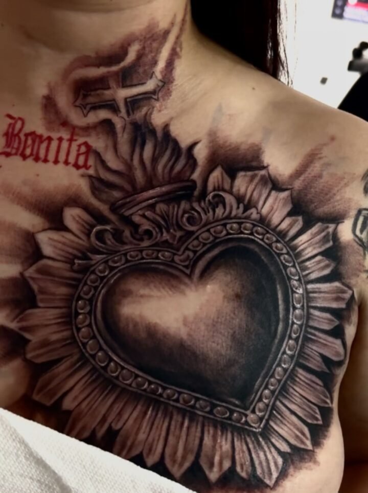 Sacred heart tattoo…
Now booking Feb …
.
Text 6024137680
.
.
.
#croezink #tattoo…