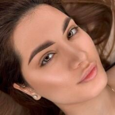 Dacă sunteți în căutarea celui mai luxos maro închis profund, care oferă exact a…