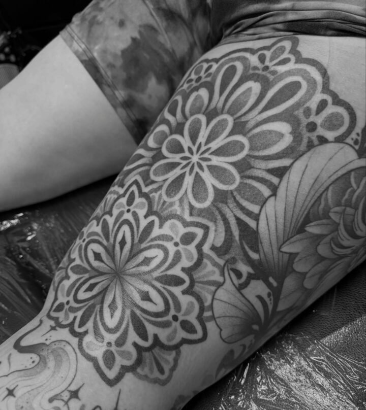 Second half in today on Carly! Inner thigh and gap filling to come  #tattoo #man…