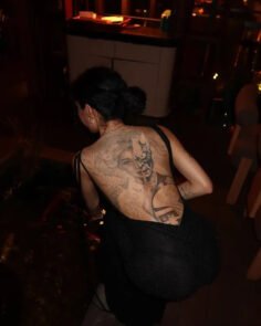 Beautiful 

Model: @mxrielis…