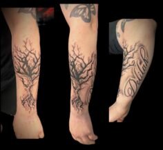 Poison tree 
#tattoo #poisontree #inktherapy #blackandgreytattoo #nametattoo…