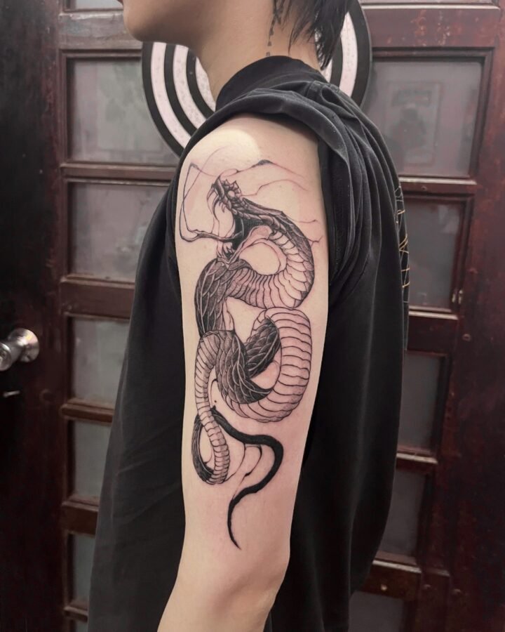 Snake | Săn mồi 
Rắn cuốn tay thì sao nhỉ :3
#thelong #thelongtattoo #tattoo…