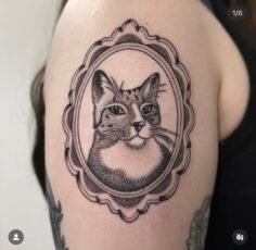 Made by @sierrahiddleson – Check their profile for booking! 

Stop by the shop a…