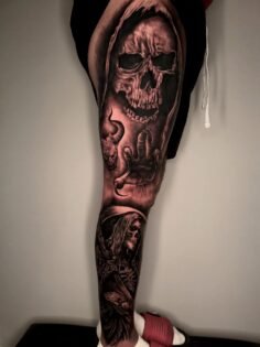 Segunda sesión, aún le falta muchos detalles por hacer. 
 
La pieza de abajo ya …