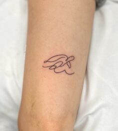 한국 예약 가능 ʕ”̮ॽु⋆⁺₊⋆ ♡̷̷̷ 

•Please DM me for reservations -`ღ´-
.
#tattoo#거북이타투#미…