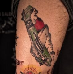 One of my favorite traditional pieces I have ever done. #tattoo #trendingtattoo …