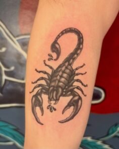 お客様カスタムタトゥーで蠍
被らないデザインです
ファーストタトゥーで当店をお選びいただき、ありがとうございましたby トム　@tom_18club 

#ta…