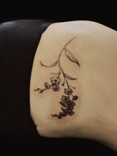 DM pour prendre un rendez-vous 

#tattoo #tattoomontreal #artmontreal #tatouagem…