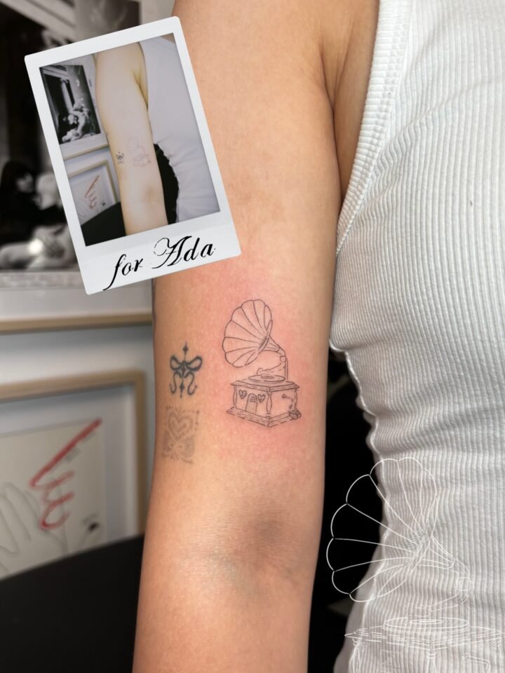 Flash piece turned fairy house hehehe   thank you  Ada xx
#tattoo #flashtattoo #…