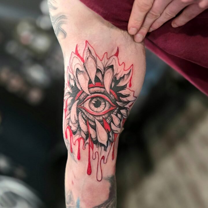 Piece from last week super sick  this was a custom flash 
.
#tattoo #tat #ink #i…