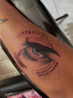 La última lágrima de Lucifer 5538205393
Me encantó hacer este tatuaje 

#lucifer…