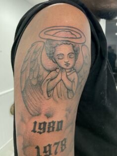 by @the_biccest 3 rue Niépce, 75014 Paris athenatattoo75@gmail.com #tattoo #flas…